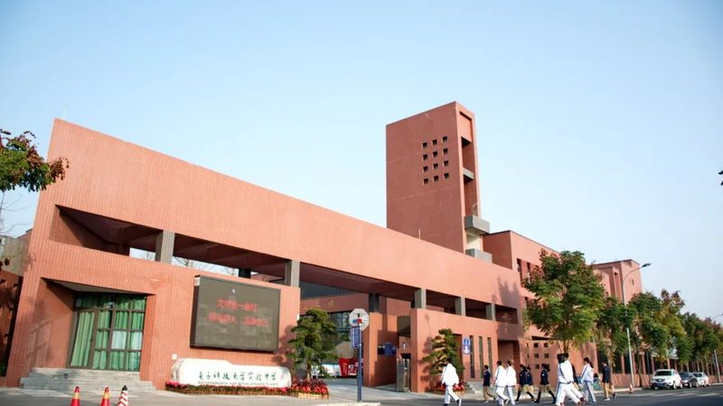 贴片电解电容尺寸表揭秘：尺寸背后的技术秘密